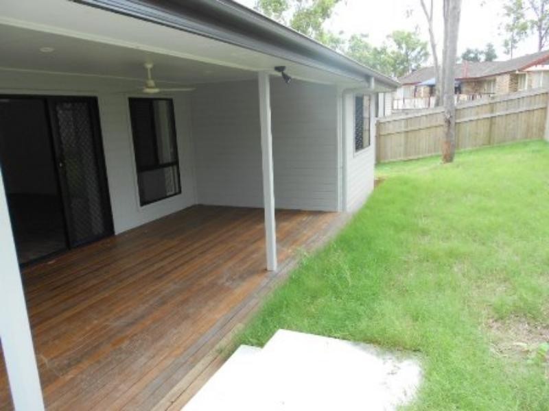 8 Figbird Cl, Goodna QLD 4300