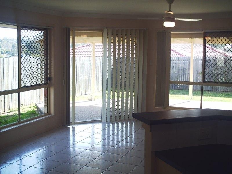 8 Farzana  Pl, Underwood QLD 4119