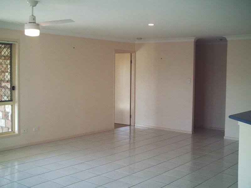 8 Farzana  Pl, Underwood QLD 4119