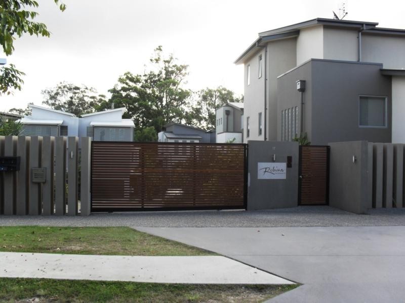 16/17 Great Southern Dr, Robina QLD 4226