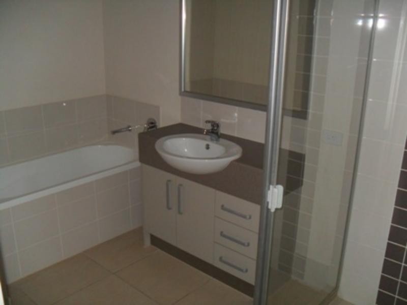 4/45 Filbert  St, Upper Coomera QLD 4209