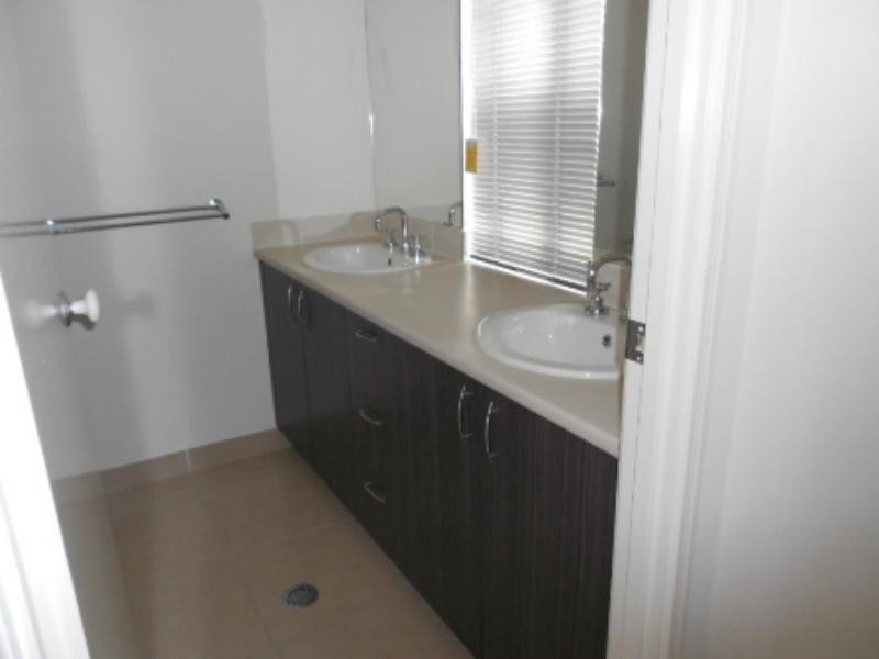 15 Carnell  Ct, Goodna QLD 4300