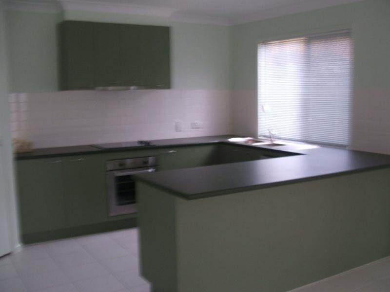 40 Wellers St, Pacific Pines QLD 4211