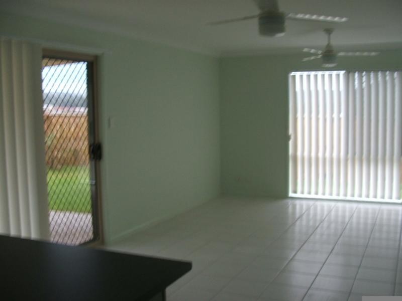 40 Wellers St, Pacific Pines QLD 4211