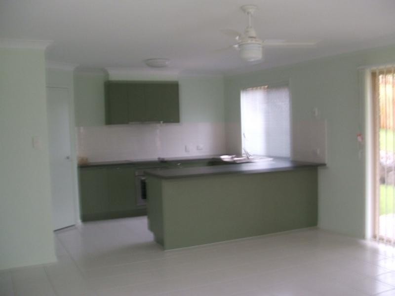 40 Wellers St, Pacific Pines QLD 4211