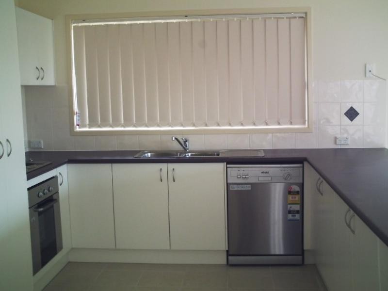9 Celtic St, Crestmead QLD 4132