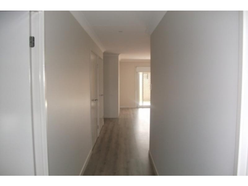 13 Burns Ct, Augustine Heights QLD 4300