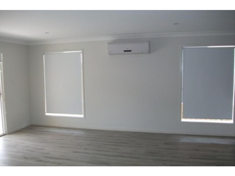 13 Burns Ct, Augustine Heights QLD 4300