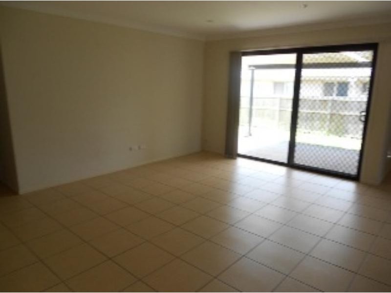 4 Webb Rd, Loganlea QLD 4131