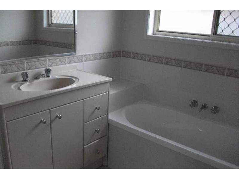 13 Tracey  St, Wynnum West QLD 4178