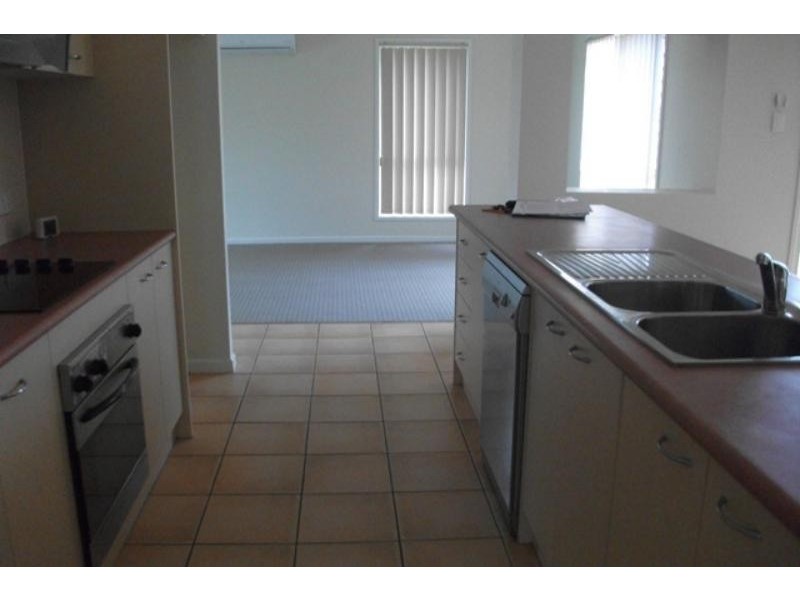 13 Tracey  St, Wynnum West QLD 4178