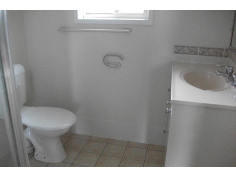 13 Tracey  St, Wynnum West QLD 4178