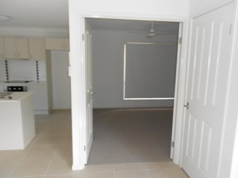 5/30 Oakview Cct, Brookwater QLD 4300