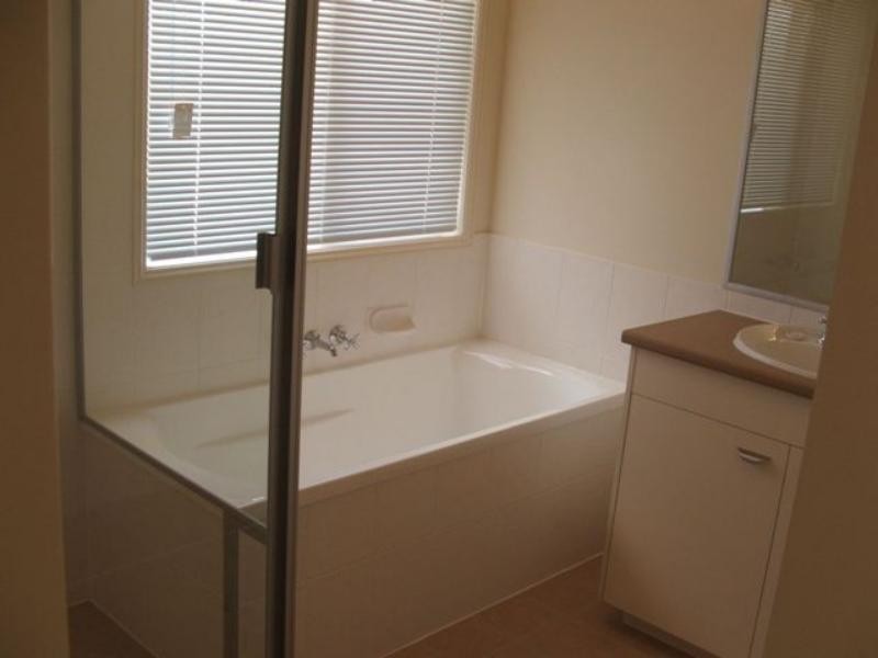 1 Ameera Ct, Underwood QLD 4119