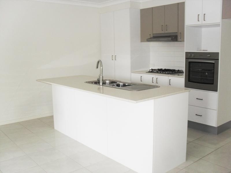 45 Kingsford Dr, Upper Coomera QLD 4209