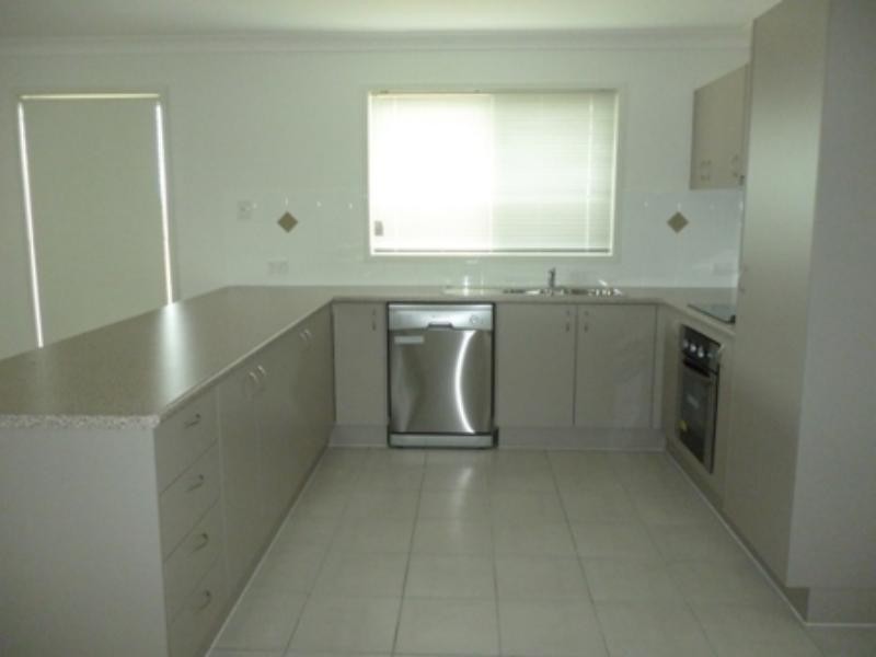 7 Carnell St, Goodna QLD 4300