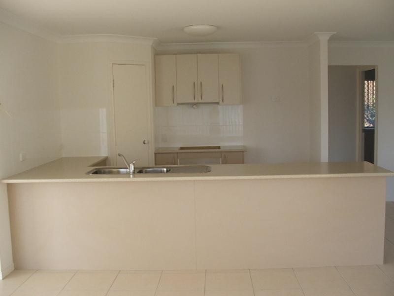 43 Angourie Cres, Pacific Pines QLD 4211