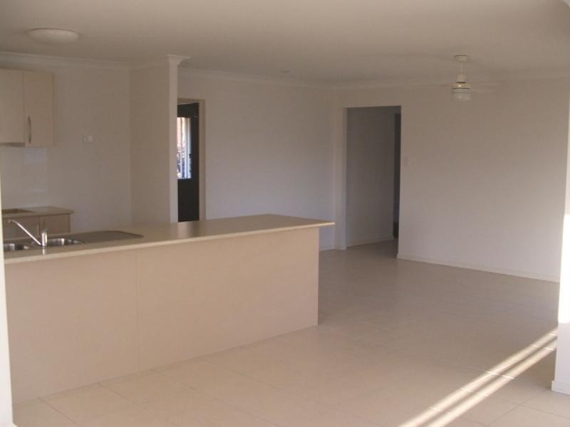 43 Angourie Cres, Pacific Pines QLD 4211