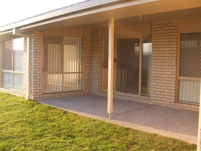 43 Angourie Cres, Pacific Pines QLD 4211