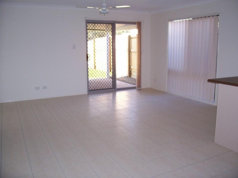 46 Griffen Pl, Crestmead QLD 4132