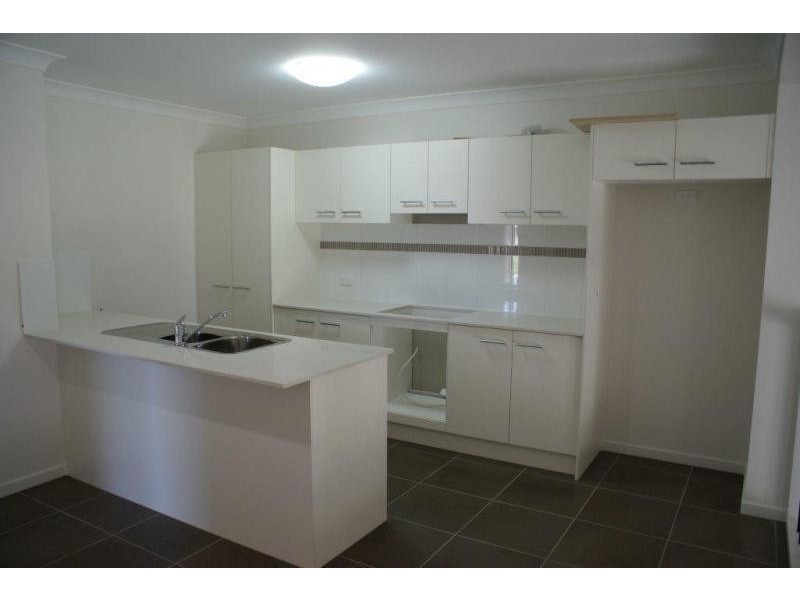 2 Cathmor Ct, Oxenford QLD 4210