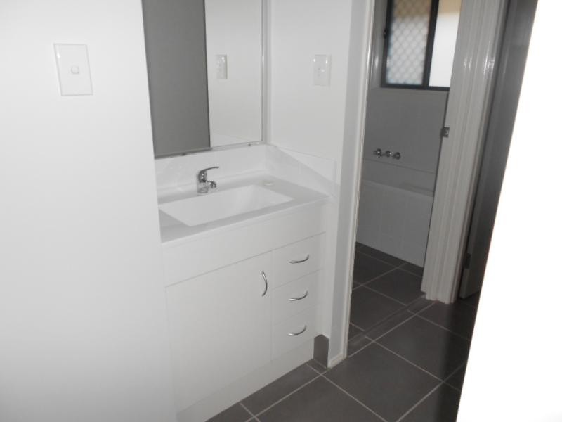 3 Statham  Ct, Redbank Plains QLD 4301