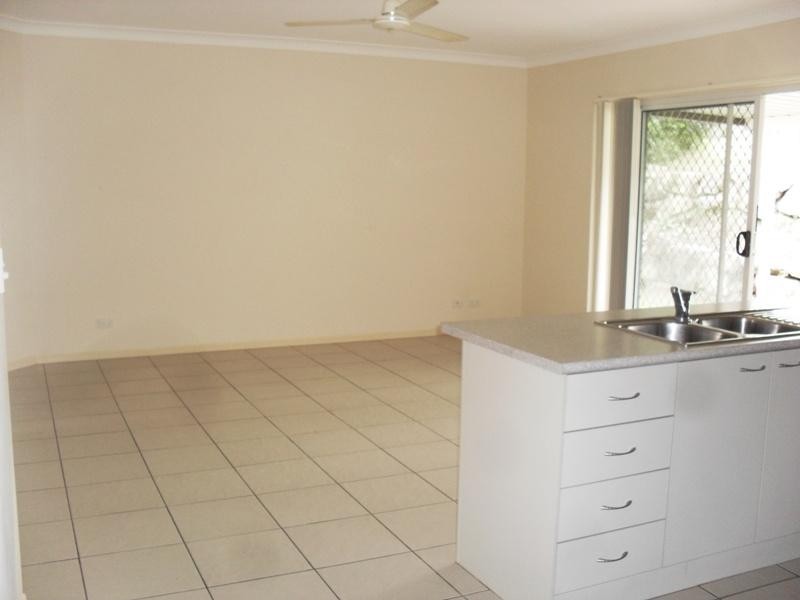 3 Rourke St, Mudgeeraba QLD 4213