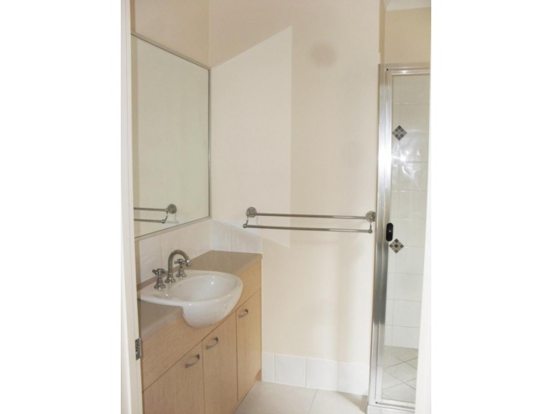 3 Rourke St, Mudgeeraba QLD 4213