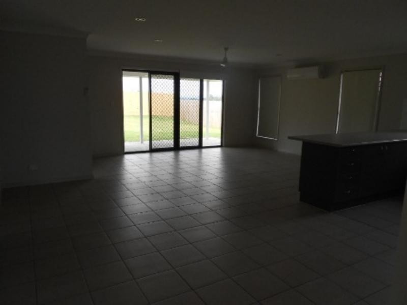 11 Stanbury  Dr, Goodna QLD 4300