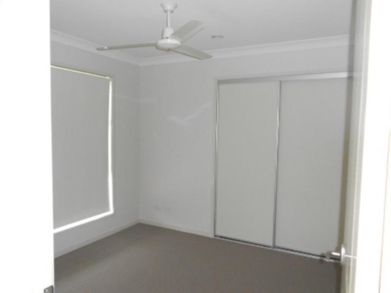 11 Stanbury  Dr, Goodna QLD 4300