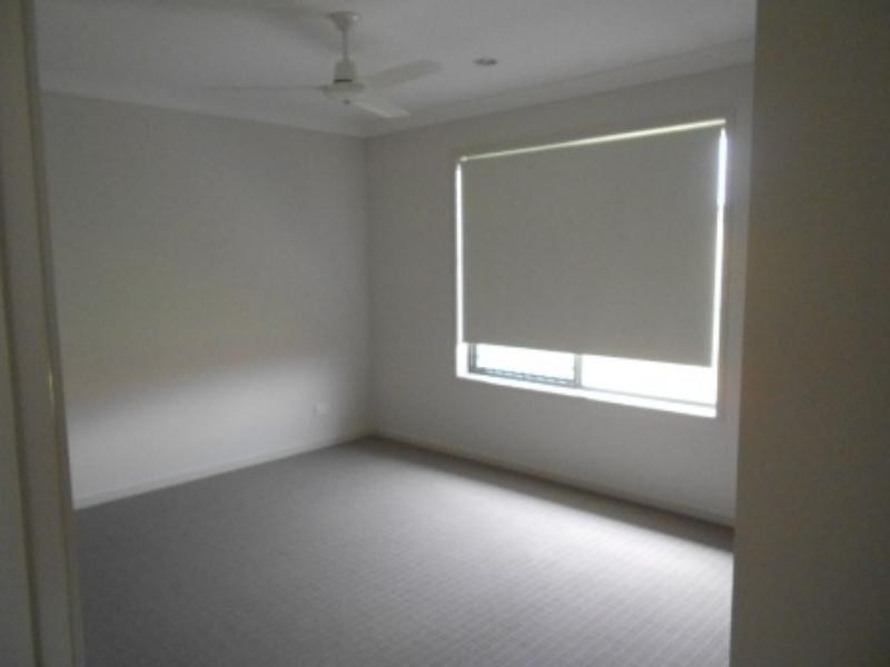 11 Stanbury  Dr, Goodna QLD 4300