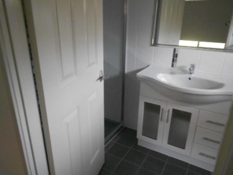 11 Stanbury  Dr, Goodna QLD 4300