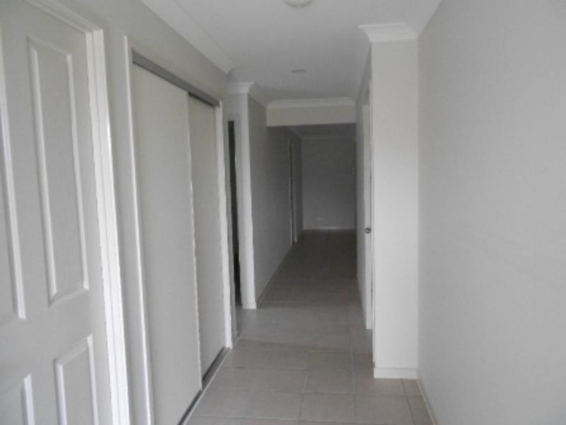 11 Stanbury  Dr, Goodna QLD 4300