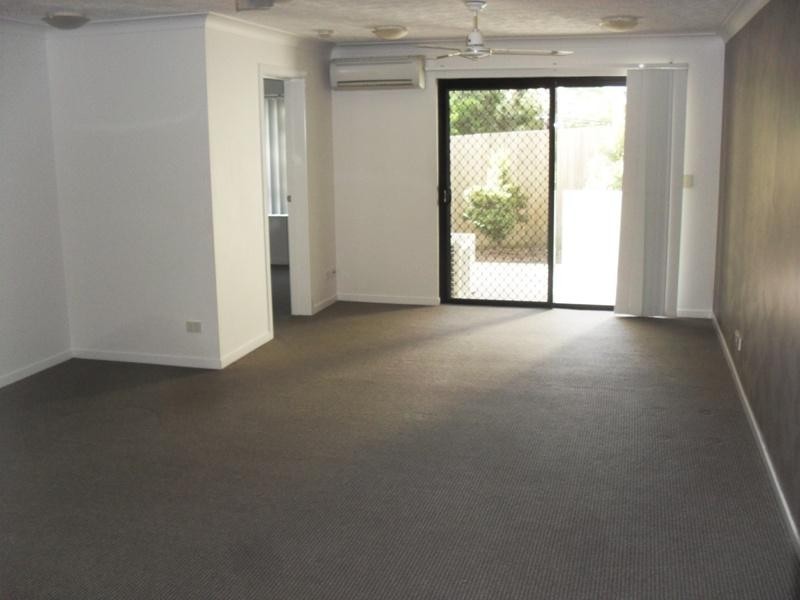 17/15 Lloyd St, Southport QLD 4215