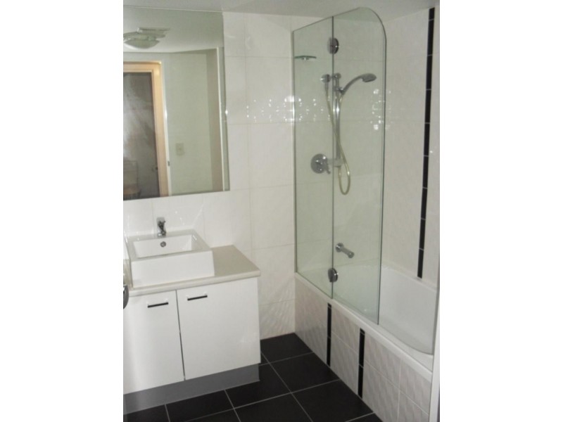 17/15 Lloyd St, Southport QLD 4215