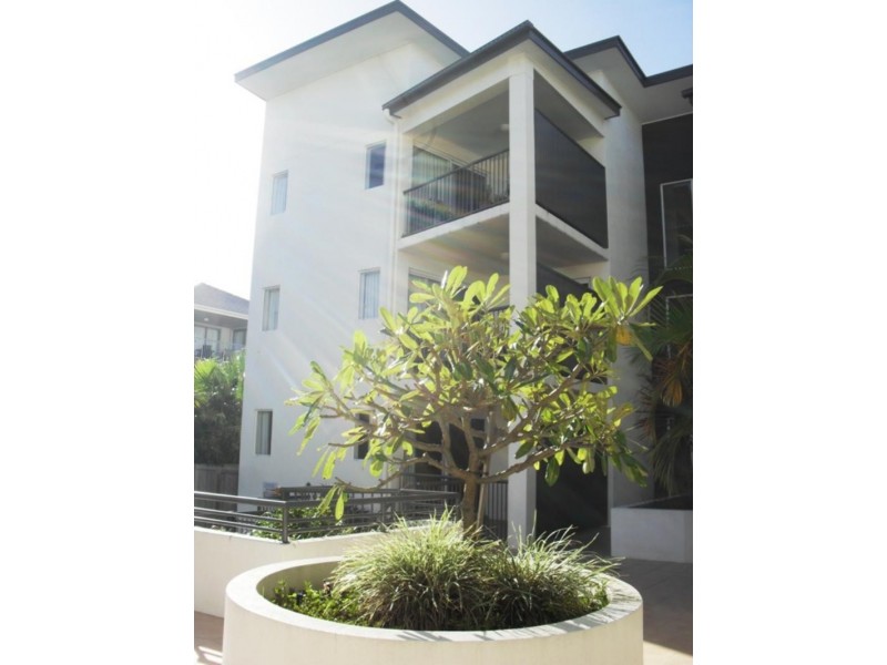 6/4-6 Proud  St, Labrador QLD 4215