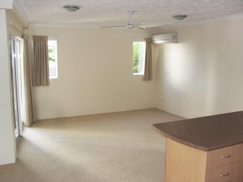 6/4-6 Proud  St, Labrador QLD 4215