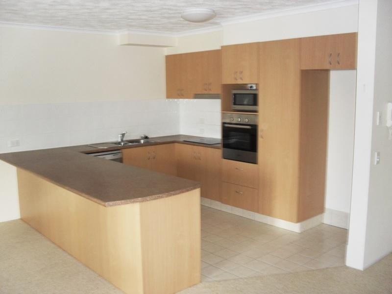 6/4-6 Proud  St, Labrador QLD 4215