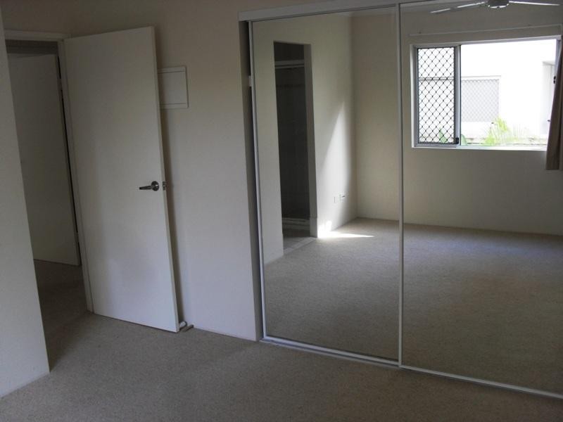 6/4-6 Proud  St, Labrador QLD 4215