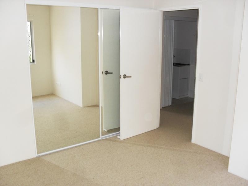 6/4-6 Proud  St, Labrador QLD 4215