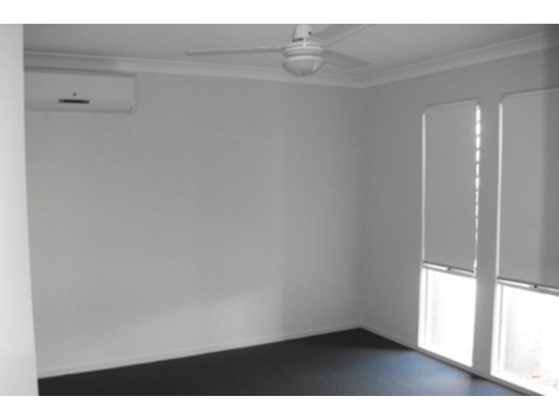 11 burns  Ct, Augustine Heights QLD 4300