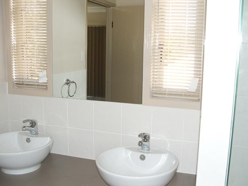 104 Leo Lindo Dr, Shailer Park QLD 4128