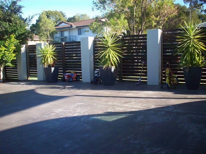 19 Raquel Ave, Springwood QLD 4127