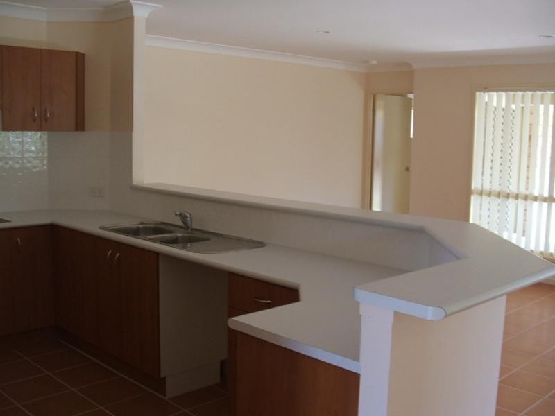 3 Buddy Holly Cl, Parkwood QLD 4214