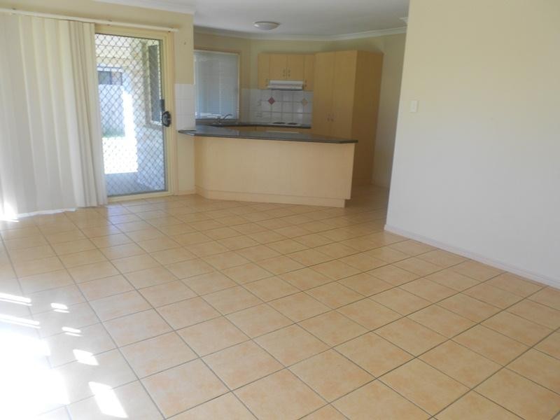 16 Meadowbrook Dr, Meadowbrook QLD 4131