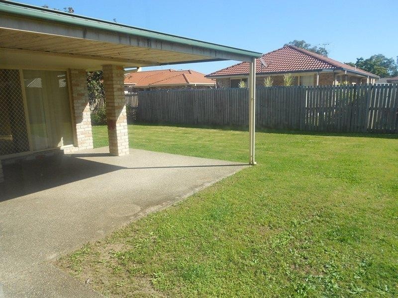 16 Meadowbrook Dr, Meadowbrook QLD 4131