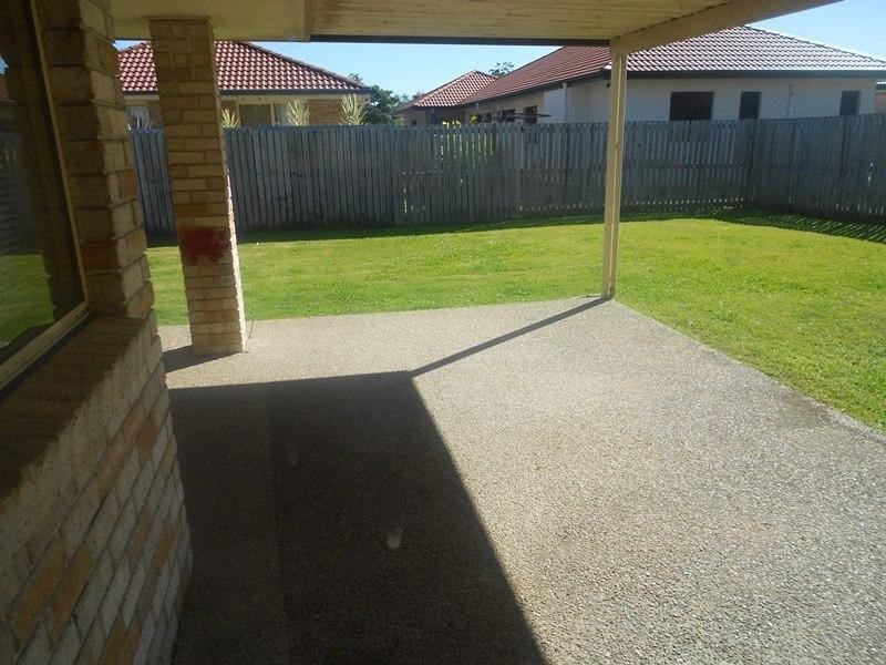 16 Meadowbrook Dr, Meadowbrook QLD 4131