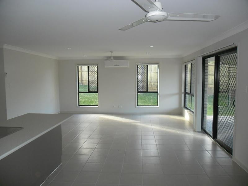 8 Bellflower Cres, Mount Cotton QLD 4165