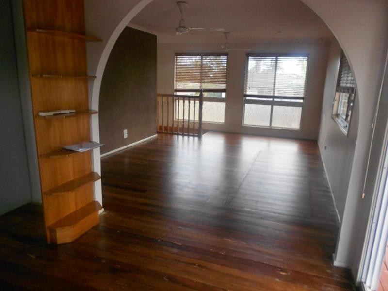 27 Karoonda Cres, Rochedale South QLD 4123