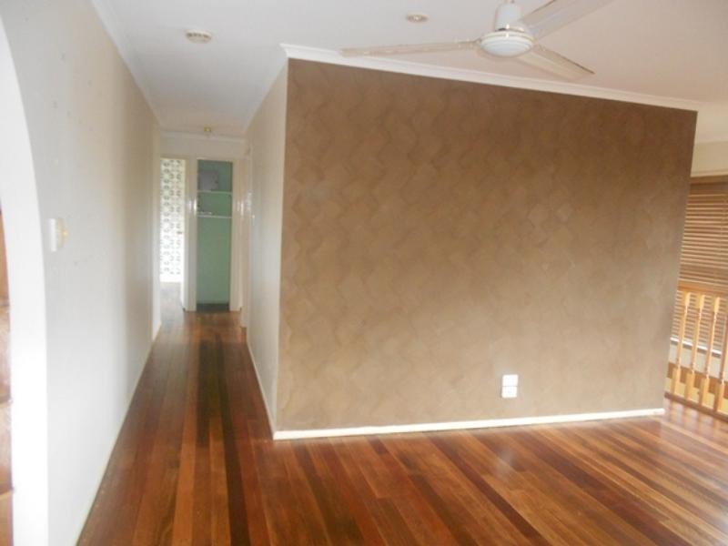 27 Karoonda Cres, Rochedale South QLD 4123